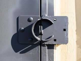 manual locks.jpg